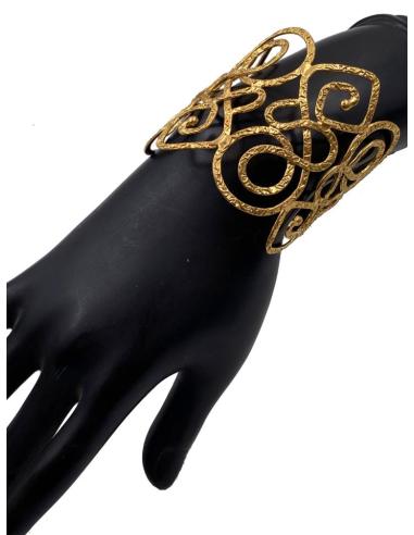 BRAZALETES DORADOS GRANDES CON DISEÑO CALADO ESTILO GRIEGO