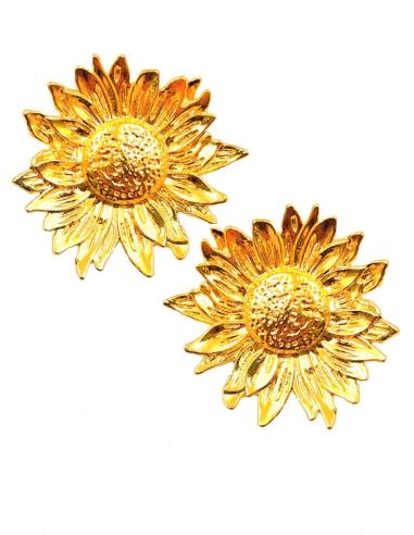 PENDIENTES DORADOS CORTOS VISTOSO DISEÑO DE GIRASOL
