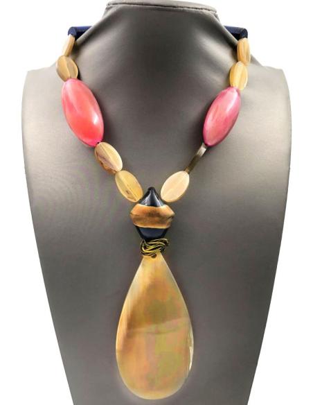 COLLARES DE CUERNO DE BUFALO Y DETALLES EN ROSA Y AZUL