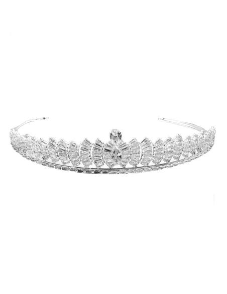 TIARAS DE NOVIA CON PEDRERIA PARA RESALTAR SU PROPIA BELLEZA