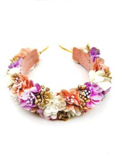 DIADEMAS DE FLORES MORADAS Y ROSAS PARA INVITADAS DE BODA Y COMUNION