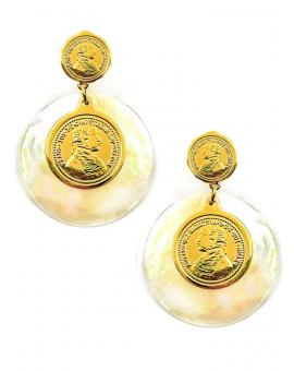 COQUETOS PENDIENTES LARGOS DE NACAR CON MONEDAS DORADAS