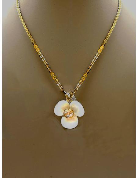COLLARES DORADOS BONITOS CON FLOR BLANCA DE NACAR Y CRISTAL