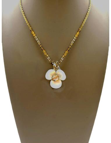 COLLARES DORADOS BONITOS CON FLOR BLANCA DE NACAR Y CRISTAL