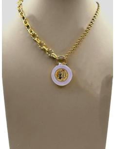 COLLARES DORADOS CON PRECIOSO COLGANTE BLANCO DE MONEDA 2