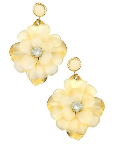 PENDIENTES LARGOS DE FLORES BEIGE TOQUE ROMANTICO EN BODA