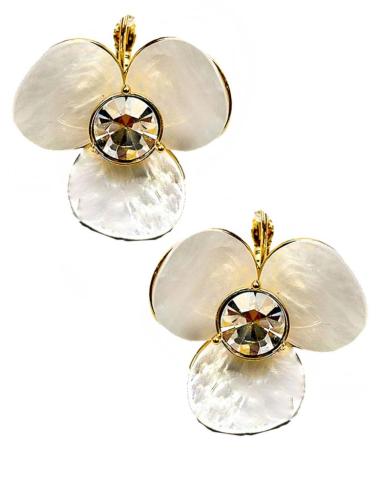 PENDIENTES BLANCOS CON FLOR DE DORMILONA EN NACAR Y CRISTAL