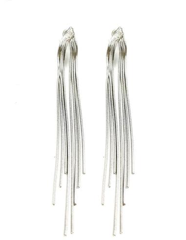 PENDIENTES PLATEADOS LARGOS DE CADENITAS PARA LOOK DE NOCHE