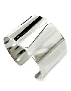 PULSERAS PLATEADAS ANCHAS CON LAS QUE CONSEGUIR TU MEJOR LOOK