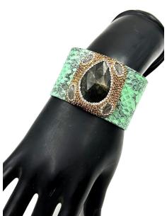 PULSERAS VERDES DE CUERO CON PIEDRA Y BONITA DECORACION