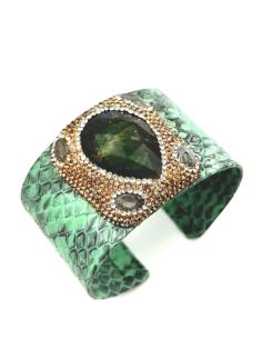 PULSERAS VERDES DE CUERO CON PIEDRA Y BONITA DECORACION 2