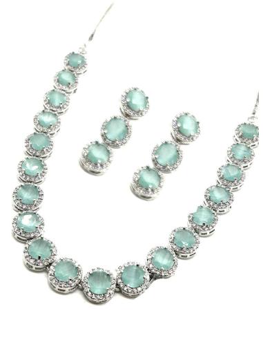 COLLARES ELEGANTES VERDE AGUA CON DESTELLOS DE CIRCONITAS