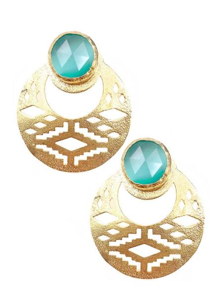 PENDIENTES DORADOS ELEGANTES CON BONITO DISEÑO CORTO