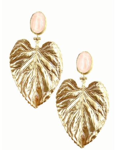 PENDIENTES LARGOS DORADOS DE VISTOSA HOJA CON PIEDRA ROSA