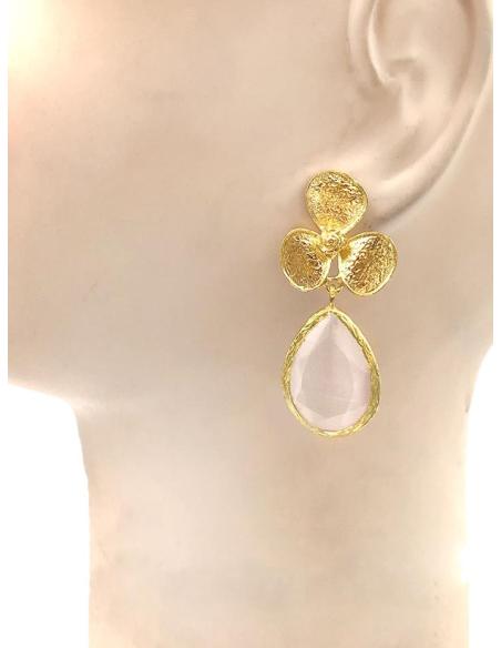 PENDIENTES DE LAGRIMA DE PIEDRA CON FLORECITAS DORADAS