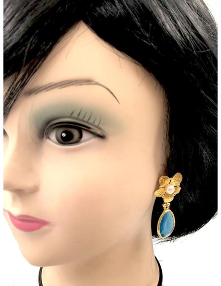 PENDIENTES MUJER DORADOS DE FLOR CON PERLA Y LAGRIMA COLOR