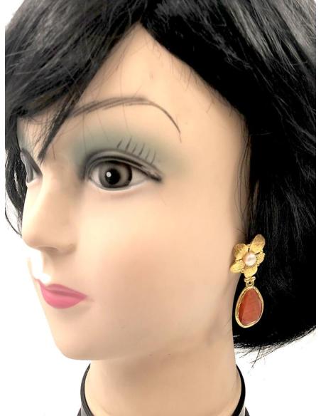 PENDIENTES MUJER DORADOS DE FLOR CON PERLA Y LAGRIMA COLOR