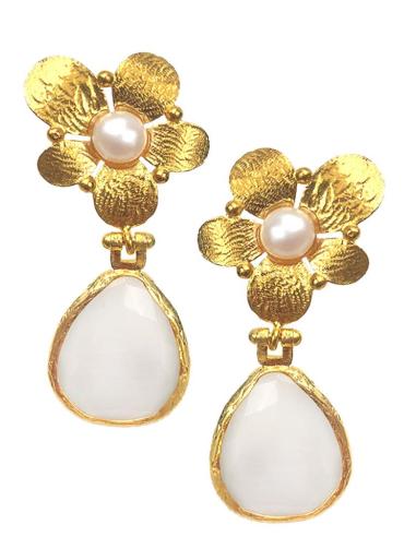 PENDIENTES MUJER DORADOS DE FLOR CON PERLA Y LAGRIMA COLOR