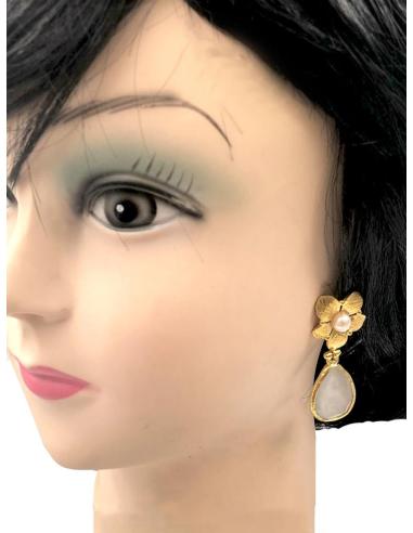 PENDIENTES MUJER DORADOS DE FLOR CON PERLA Y LAGRIMA COLOR