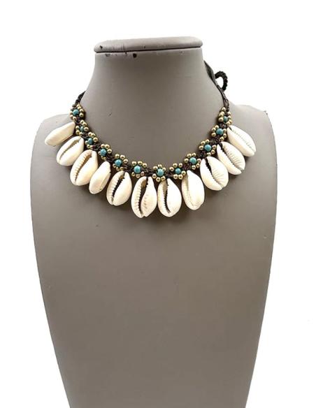 COLLARES CORTOS DE VERANO DE MACRAME CON CONCHAS