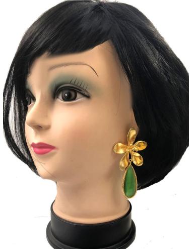 PENDIENTES LARGOS MUJER EN PIEDRA VERDE ESMERALDA Y FLOR DORADA