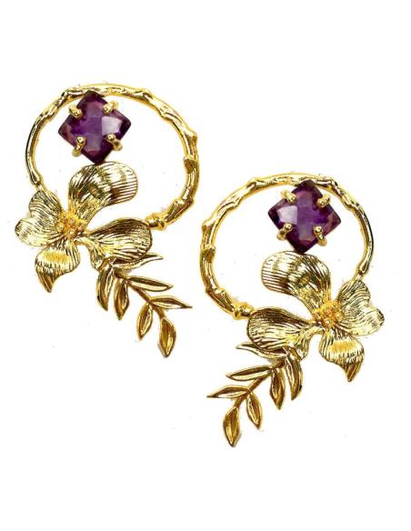 PENDIENTES DE FIESTA LARGOS Y DORADOS CON DECORACION DE FLORES