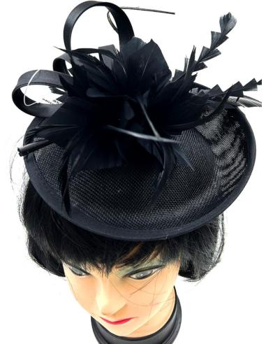 TOCADOS NEGROS CON DISEÑO ELEGANTE DE PLUMAS PARA BODAS