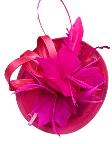 TOCADOS FUCSIAS CON DISEÑO ELEGANTE DE PLUMAS PARA BODAS