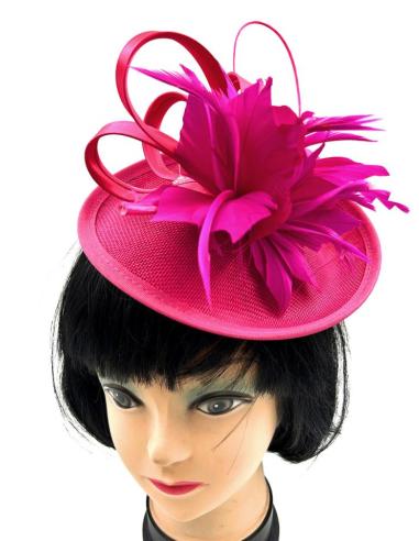 TOCADOS FUCSIAS CON DISEÑO ELEGANTE DE PLUMAS PARA BODAS