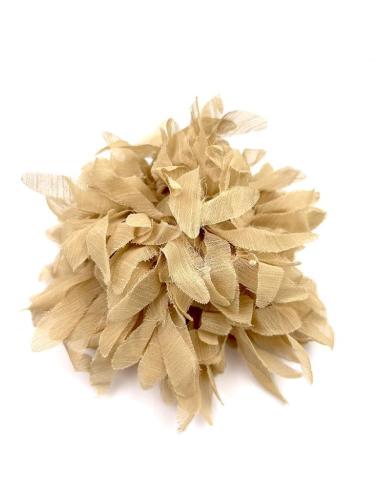FLORES BEIGE MODA PARA MUJER CON BROCHE PARA TELA O PELO