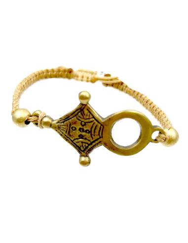 PULSERAS CAMEL DE MACRAME CON CRUZ TUAREG DORADA