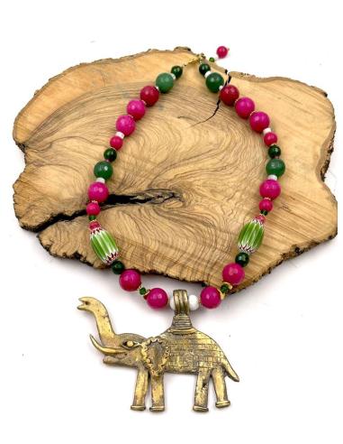 COLLARES MUJER FUCSIAS Y VERDES CON ELEFANTE AFRICANO