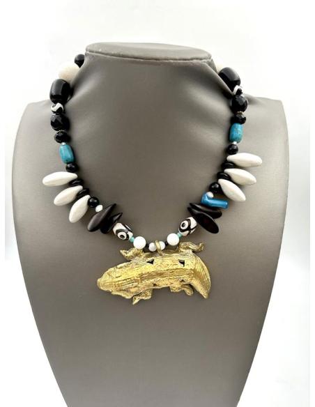 COLLARES MUJER ORIGINALES BLANCO NEGRO Y AZUL CON COCODRILO DEL NILO