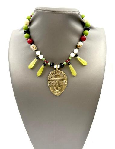 COLLARES MUJER VERDES DE PIEDRA Y MASCARA ANTIGUA AFRICANA