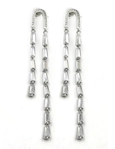 PENDIENTES MUJER LARGOS PLATEADOS CON DISEÑO DE TALLAS FINAS DE CRISTAL