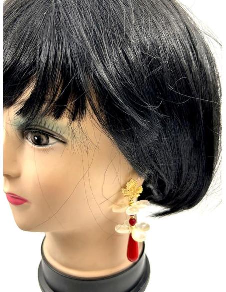 PENDIENTES ROJOS Y BLANCOS CON NACAR DISEÑO FLORAL PARA BODAS