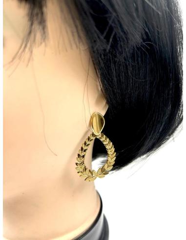 PENDIENTE DORADO MUJER EN FORMA DE ARO CON HOJAS, ELEGANCIA Y MODA DE VANGUARDIA