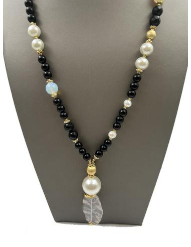 COLLARES NEGROS LARGOS DISEÑOS PROPIOS DE ESTILO ATEMPORAL