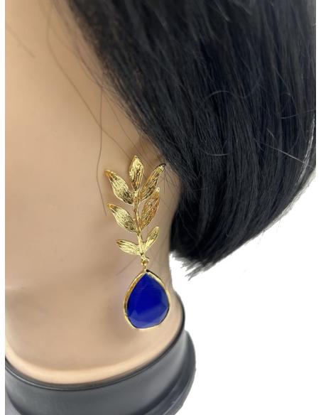 PENDIENTES LARGOS DORADOS CON ELEGANTE HOJA Y LAGRIMA AZULONA