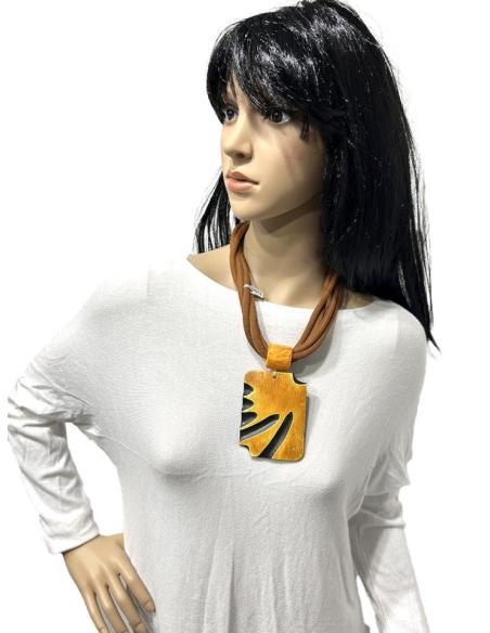 COLLARES DE MUJER MARRONES Y NARANJAS CON COLGANTE ETNICO