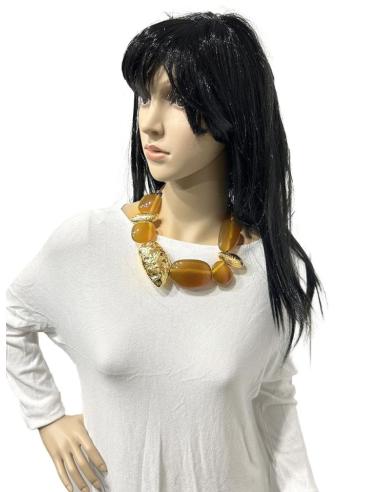 COLLARES DORADOS Y MARRONES DE MODA PARA ELEVAR TU LOOK DE DIA