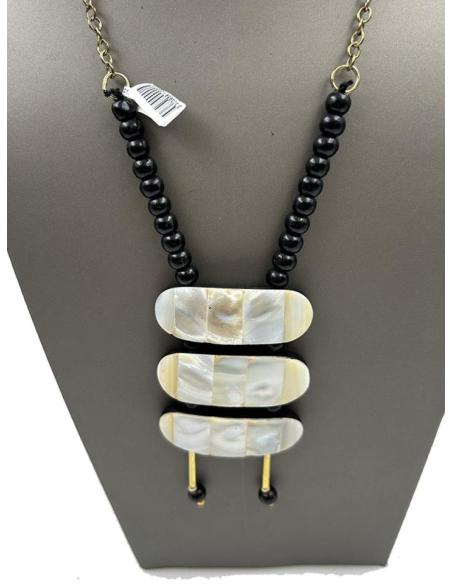 COLLARES MUJER LARGOS BLANCOS Y NEGROS CON COLGANTE NACAR