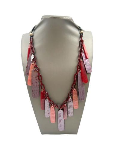 COLLARES GRANATES Y VINO IDEALES PARA TRAJES MONOCROMATICOS