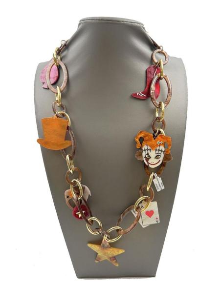 COLLARES MARRONES Y NARANJAS CON ARLEQUIN Y CARTAS PARA LOOK DE DIA