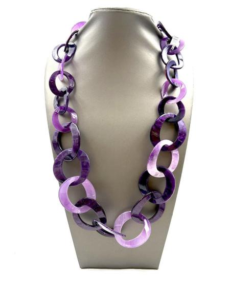 COLLARES MORADOS CON ESLABONES GRANDES MUY BONITOS