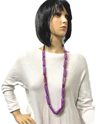 COLLARES MORADOS QUE FAVORECEN MUCHO A MORENAS Y RUBIAS