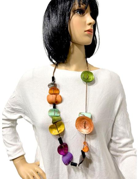 COLLARES ALEGRES PARA REINVENTAR TU LOOK ESTA TEMPORADA