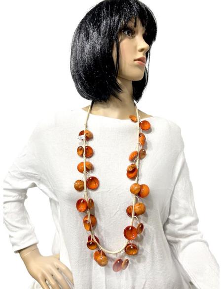 COLLARES ORIGINALES NARANJAS PARA APORTAR UN TOQUE VITAMINOSO AL LOOK