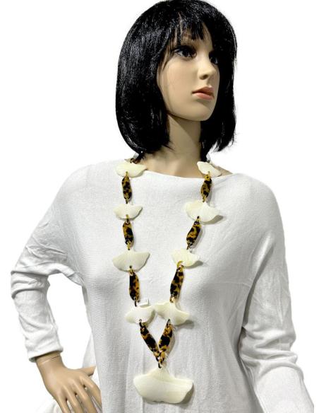 COLLARES ESLABON TONO CAREY CON HOJAS BLANCAS GINKGO BILOBA