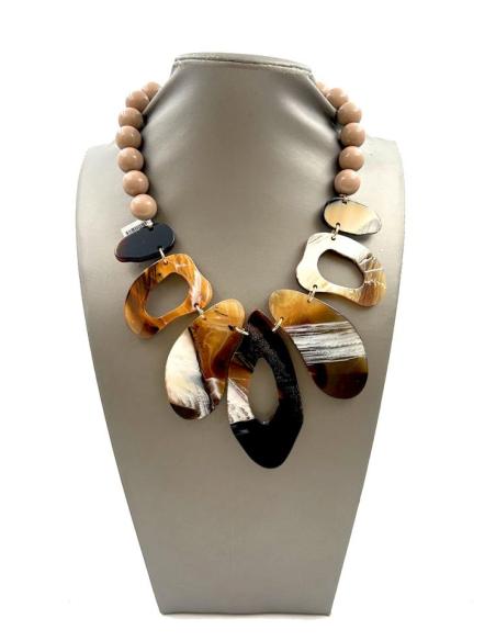 BONITOS COLLARES CORTOS EN TONOS MARRONES Y CARAMELO